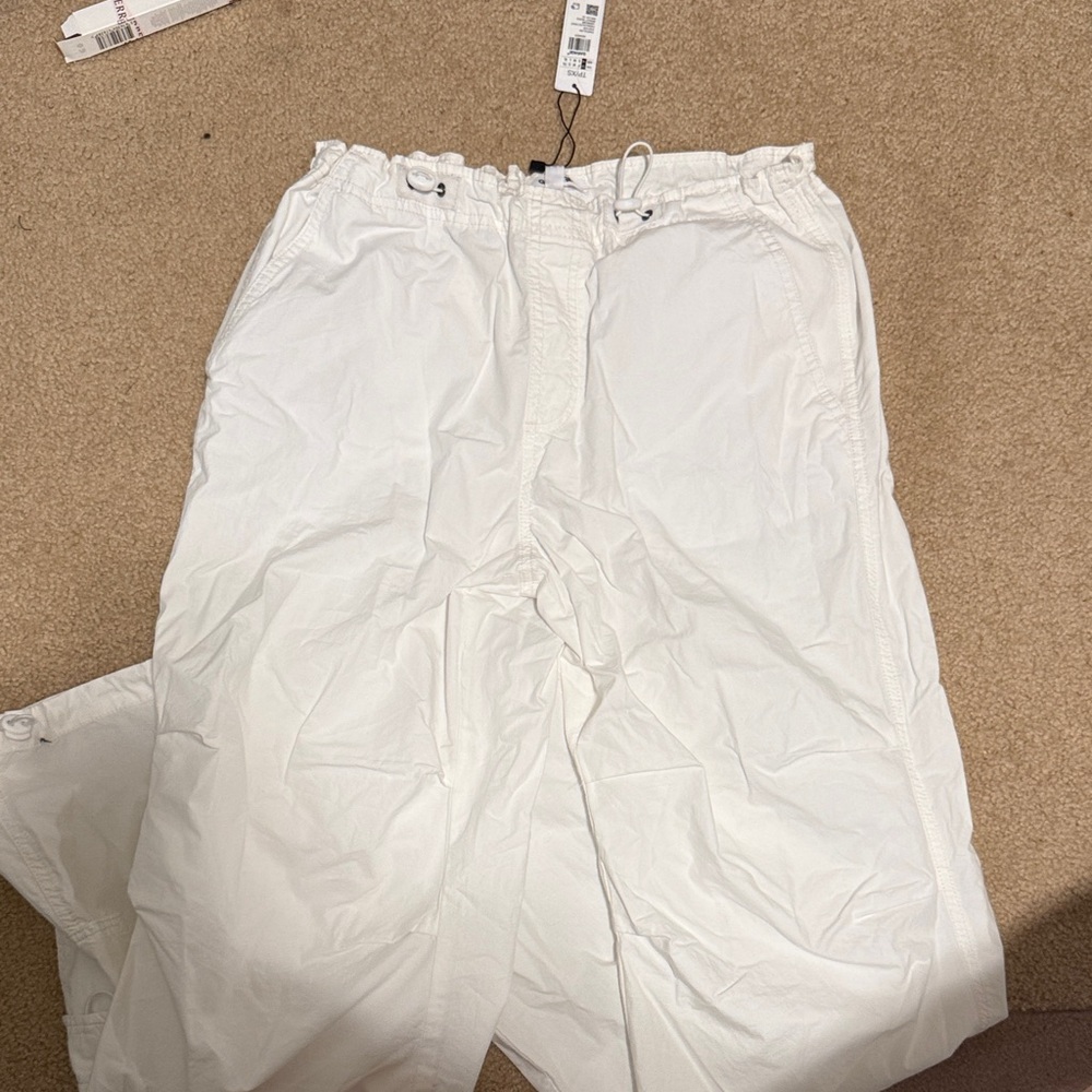 Garage Women’s Crisp White Cargo Pants